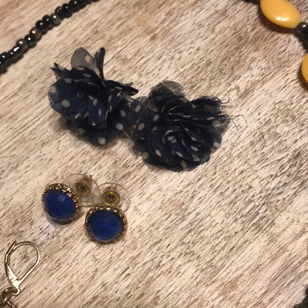 Jewelry - Picture 3 of 3